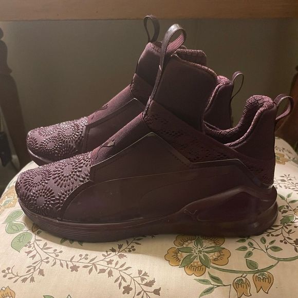Kylie Jenner x Puma Sneakers - Picture 1 of 5
